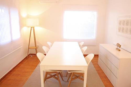 Meritxell seafront villa - image 5