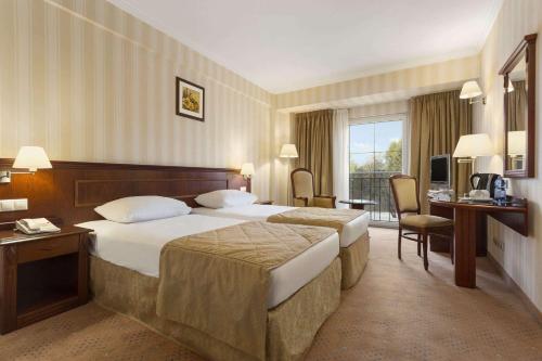 Ramada Hotel & Suites by Wyndham Bucharest North - image 3