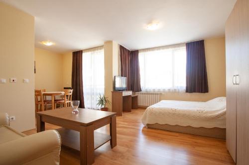 Guest House Ela - image 13