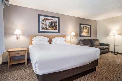 Red Lion Inn & Suites Goodyear