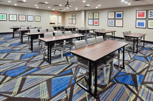 Holiday Inn Express Rome-East an IHG Hotel - image 8