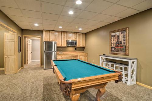 Cozy Apartment with Access to Nearby Boat Dock! - image 7