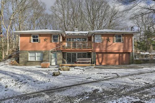 Hemlock House Epic Arcade Room, Hot Tub, Theater!