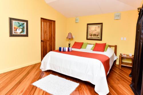 Casa Monos Locos - Portasol Vacation Rentals