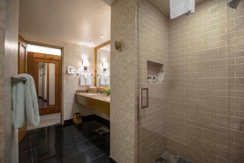 Highlands Suite
