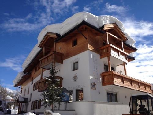  Pension Mirandola, Unterkunft in Kolfuschg