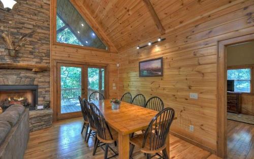 Dogwood Retreat - GREAT FAMILY RETREAT TIME IN THE NORTH GEORGIA MOUNTAINS OF BLUE RIDGE in เอเธนส์ (TN)