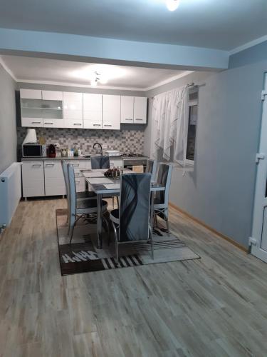 Létesítmények, Casa YMY in Retezat