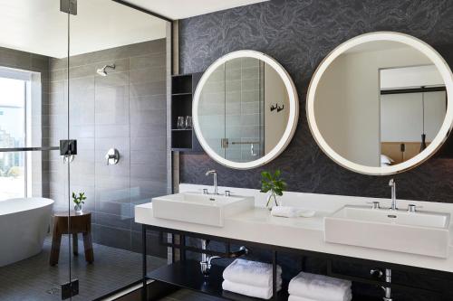 281586426 Kimpton Sawyer Hotel by IHG