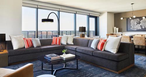 281586428 Kimpton Sawyer Hotel by IHG
