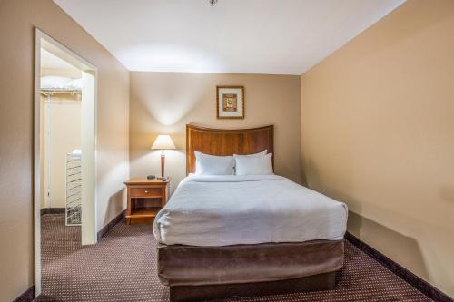 MainStay Suites Port Saint Joe - image 9