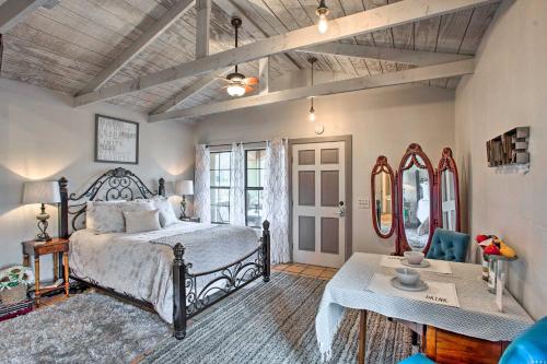 ‘Blue Jay Cottage' - Pittsburg Studio on Winery!