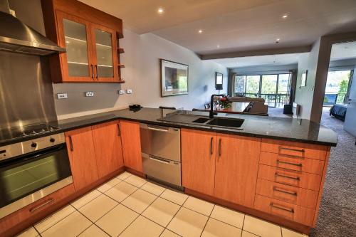 Deluxe Two-Bedroom Apartment