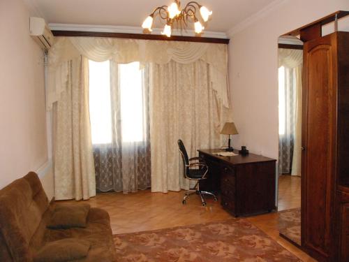 Golden Fleece Apartments