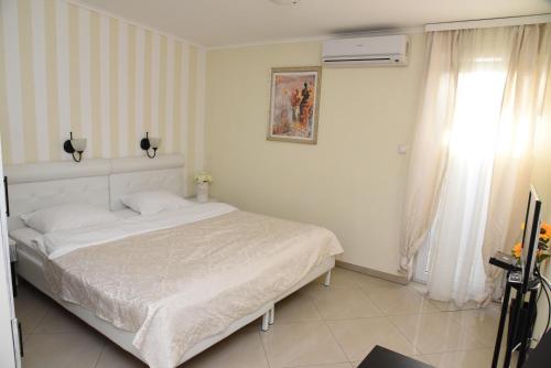Garni Hotel Dash - image 10