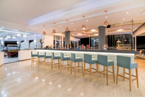 Horizon Beach - image 12
