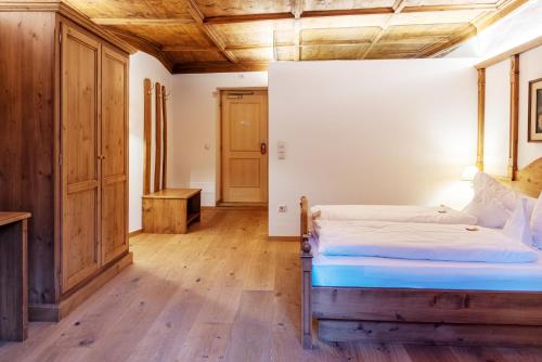 Hotel Goldenes Roessl-adults only - Tap to explore photos