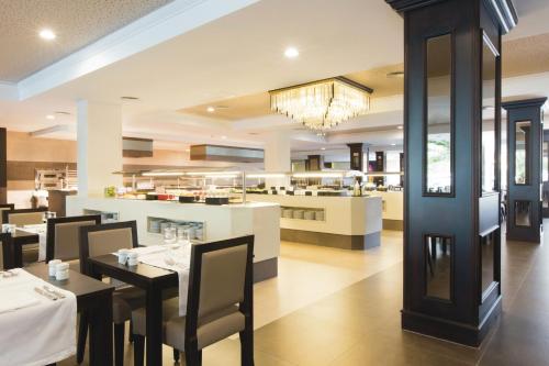 Hotel Riu Bravo - 0'0 All Inclusive - image 11