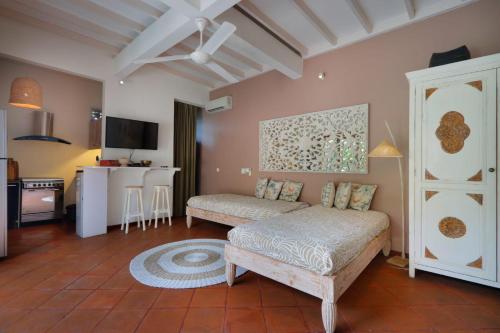 Amazing Villas Complex 8 BR Seminyak w staff 70 Disc