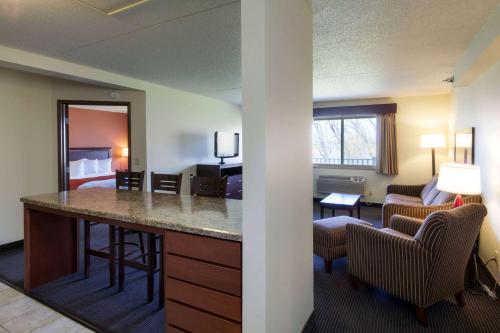 AmericInn by Wyndham Valley City Conference Center