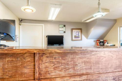 Rodeway Inn Pueblo - image 6