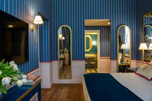 room detail thumbnail 2
