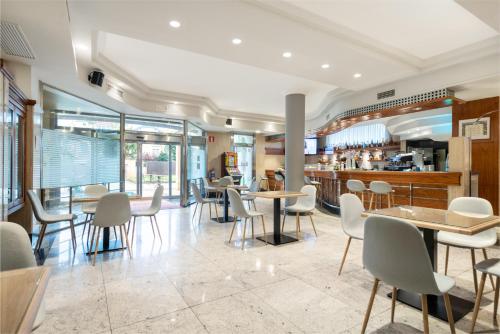 Pub/Lounge, Hospedium Hotel Sky Blu Loiu in Loiu