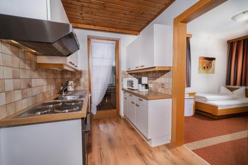Kitchen, Landhaus Sailer in Kappl