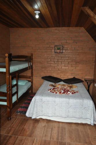 1 double bed, 1 bunk bed