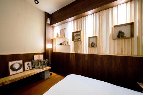Standard Double Room with Shared Bathroom (No window) image 10