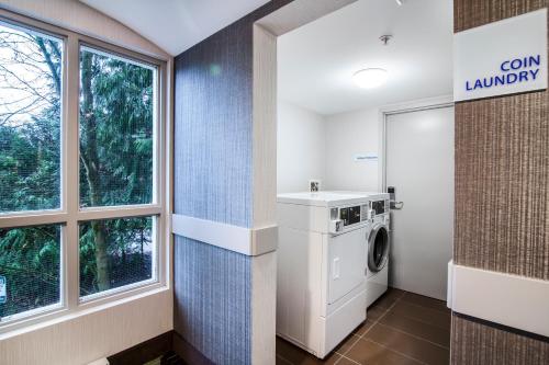 Holiday Inn Express & Suites Langley by IHG