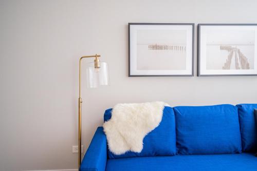 Complete & Comfy Studio Apt near Boystown - Oakdale 317 rep photo 3