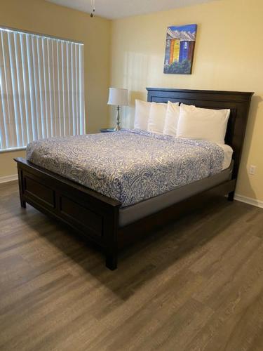 3 Bedroom 2 Bathroom Disney Vacation Home villa