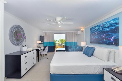 Yellow Bird Hotel photo 1