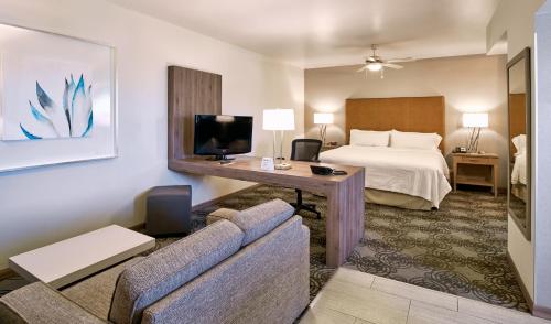 Holiday Inn and Suites, Chihuahua