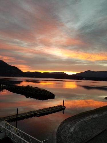 Oceanfront Suites at Cowichan Bay