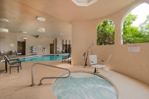 Piscina, GreenTree Hotel Phoenix West in Fênix (AZ)