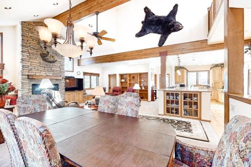 Streamside Lane in Frisco, USA