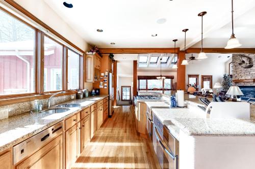 Streamside Lane in Frisco, USA