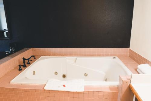 ห้องน้ำ, Niwas Inn in ฟิเฟ (WA)