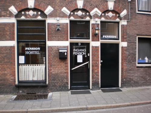 Entrance, Hostel Pension Tivoli in Groningen