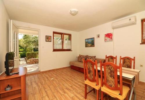 Apartments Slađa - 150 m from beach