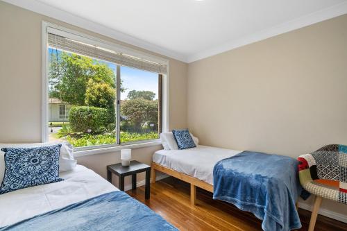 Beautiful Home, Heated Pool, Pets Welcome