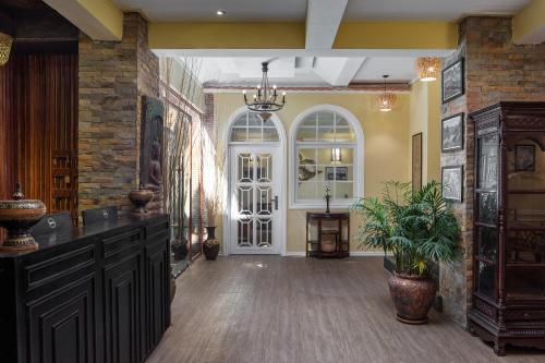 博通宮殿 Botum Palace