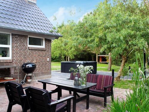 Holiday home Blåvand XXXIX - image 2