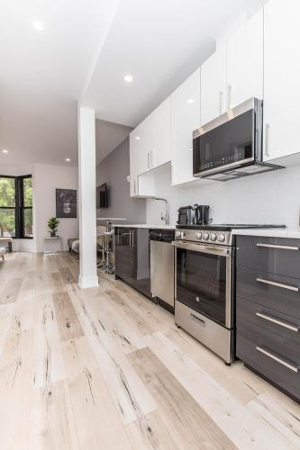Kitchen, Lofts du Parc LaHaie in Plateau Mont Royal