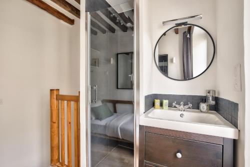 Charming Duplex Studio in the heart of Paris, París (foto 7)