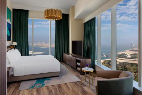 Avani Plus Palm View Dubai Hotel & Suites