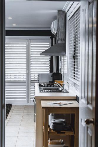 Kitchen, Daylesford Spa Accommodation in Daylesford and Macedon Ranges