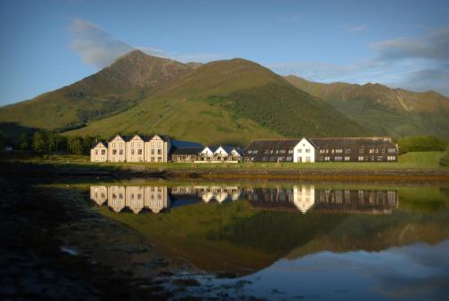 The Isles of Glencoe Hotel Ideally located in the prime touristic area of Ballachulish, The Isles of Glencoe Hotel promises a relaxing and wonderful visit. The hotel has everything you need for a comfortable stay. Free Wi-Fi in